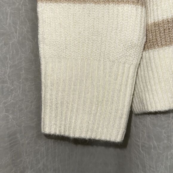 AE Whoa So Soft Crewneck Relaxed Knit Cream Tan Stripe Sweater - Picture 13 of 16